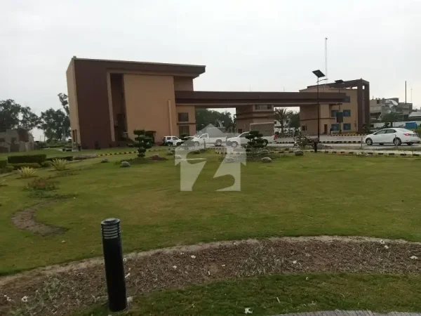 1 Kanal Residential Plot for sale in Sector Q, DHA Gujranwala — photo 2