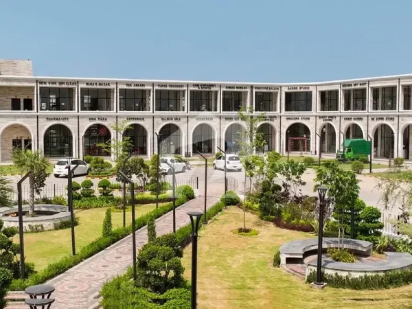 8 Marla Commercial Plot for sale in CZ-3, DHA Gujranwala — photo 2